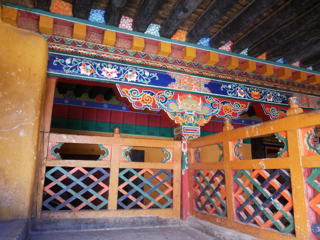 Detalhes interessantes que se encontram em quase todos os lugares. Templo Jokhang - Lhasa, Tibet. Foto: Ana Arantes