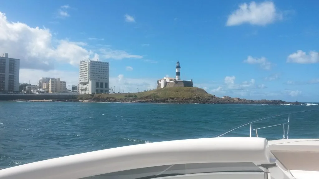 Travel Brazil passeio de Barco em Salvador