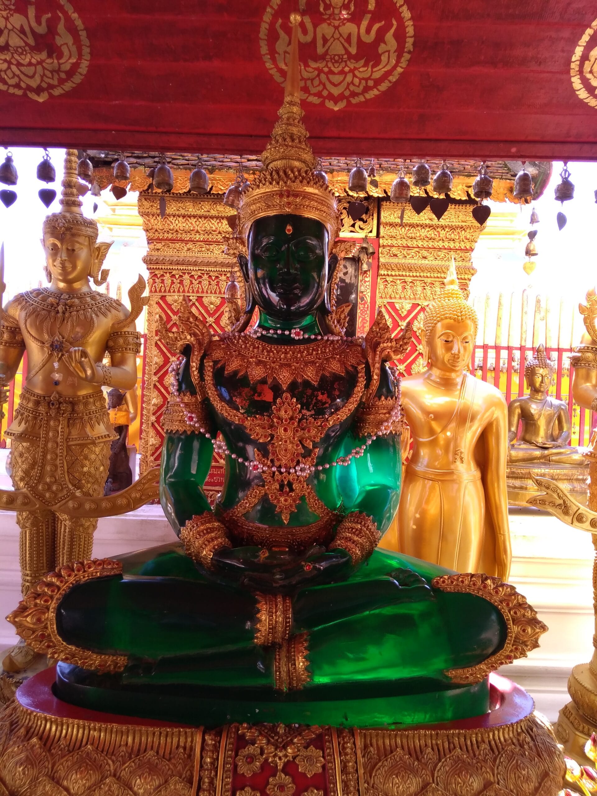 Buda de Esmeralda no Templo Doi Suthep. Viagem para Tailandia.